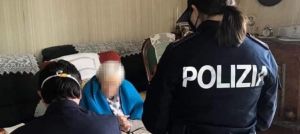 Anziano di Livorno rapinato sul pianerottolo da due falsi addetti Asa: via oro e soldi