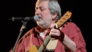 Le 3 donne di Guccini e la casa di via Paolo Fabbri 43: il nodo dell’eredità tra affetti e silenzi