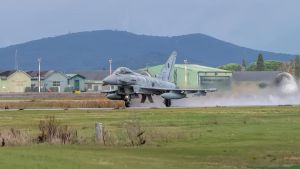 Elicottero perde il contatto radio, intercettato dai caccia dell’Aeronautica nei cieli di Firenze