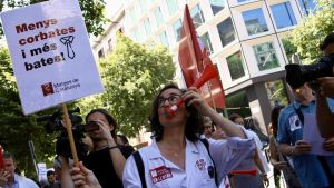 Los médicos catalanes convocan una huelga indefinida a partir de octubre: 