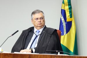 Várzea total: decisão absurda de Flávio Dino prova que STF é terra sem lei