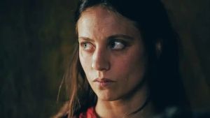 Crítica de 'El nido': Michelle Jenner se corona como reina del grito en un homenaje a la Fantastic Factory