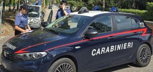 Cento, aspetta in strada i genitori e viene rapinato: 2 denunce
