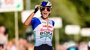 Il Giro della Toscana è di Pellizzari: guizzo all’ultimo chilometro e vittoria in solitaria a Pontedera