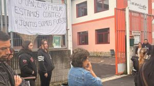 La polémica por el cese del director de un colegio de Mieres: el afectado ve la medida 