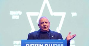 Against Netanyahu's Loyalists, Eisenkot's Slate Is Full of Potential Defectors