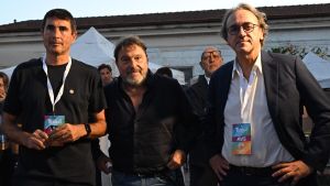 Ranucci alla festa di Avs, tra gli hamburger vegani assaggia la politica che dice di non volere