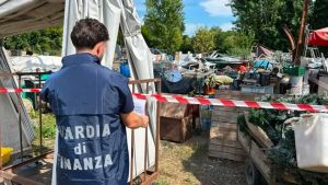 Padova, scoperta discarica abusiva con 700 metri cubi di rifiuti