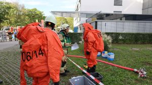 Feuerwehr eilt wegen Gefahrgut-Alarm zum Klinikum Konstanz – eine Person verletzt