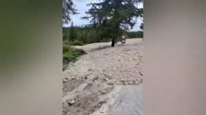 Borca di Cadore, frana nella notte: detriti sul parcheggio del Rifugio Fiume