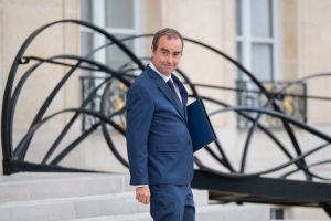 Budget 2027 : Lecornu promet au Medef de diminuer la taxe exceptionnelle sur les grandes entreprises