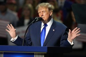 Trump, hoping to salvage midterms, pledges to give every US adult $5,000 if GOP wins