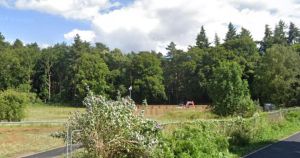 Police search for woman seen 'visibly upset' in woodland