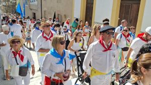 Puerto de Vega se llena para despedir Las Telayas con su multitudinaria jira de Frejulfe: 