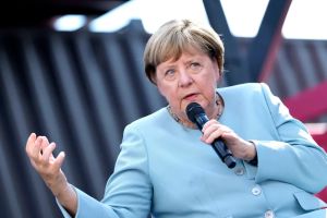 Merkels Brandmauer-Amnesie: Erst mitmauern, dann die Verantwortung abschieben