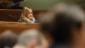 Barbón enfatiza la “dimensión social” del próximo presupuesto ante “un nuevo periodo de oscuridad en el mundo”, pero Tomé le apremia a que ejecute lo previsto