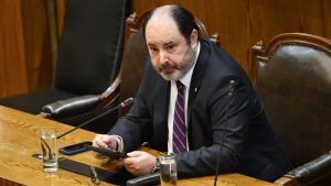 La semana en que la falta de muñeca política le pasó la cuenta al ministro Rau Por Juan Pablo Sallaberry 10 Sep. 2026, 9:40 am 4 min Compartir