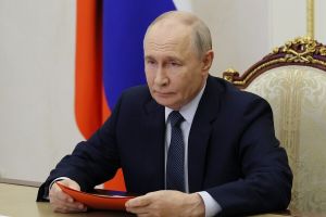 БРИКС против SWIFT: футбольная команда стран против «императора»