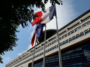 « La bataille du budget » : l’histoire d’un jeu qui rend fou… et prépare déjà la suite