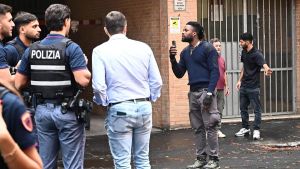 Alta tensione in Bolognina. Influencer anti-degrado presi di mira dai collettivi