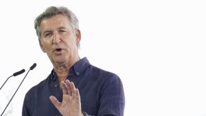 La pancarta «Que venga Feijóo»