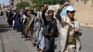 L’avanzata degli Houthi. Assediano Bab el-Mandeb, lo stretto che porta a Suez