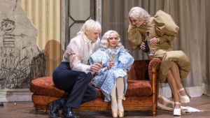 Triggerwarnung, Ruheraum – darf Theater heute noch wehtun?