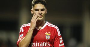 Benfica à espera do cisne