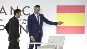 Macron visitará España a finales de mes tras ofrecer ayuda por Ceuta y defender la cooperación con Marruecos
