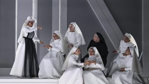 La nueva temporada de la Ópera de Oviedo marida por primera vez los 
