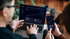 Per investire Gen Z e Millennials si affidano a chatbot e AI