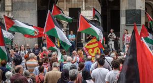 Nazionalisti o sinistra: chi è il vero nazista?
