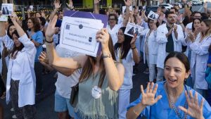 ¿Qué reclaman los médicos y qué les ofrece el Ministerio de Sanidad? Las claves del conflicto