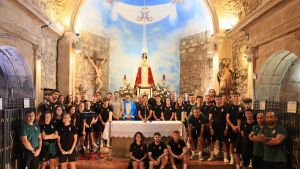 Salud y los primeros tres puntos de la temporada: el Avilés cumple con su tradición y realiza la ofrenda floral a la virgen de La Luz