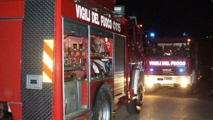 A fuoco una villetta in via Tribel a Trieste: vigili del fuoco sul posto