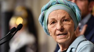 Ribelle nelle piazze, voce istituzionale: Emma Bonino, i due volti della politica (e “l’uomo giusto” al Quirinale) /