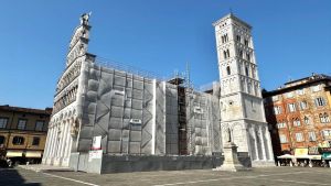 Piazza San Michele chiusa al traffico. Un test per lo stop permanente