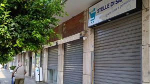 Lombardia, addio ai negozi sotto casa: quindicimila saracinesche abbassate nel giro di sei anni