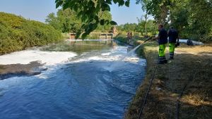 Robecco trema ancora: nella Roggia Monegatta trovate sostanze inquinanti simili alla ’scia nera’ arrivata in Darsena a Milano