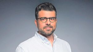 José Ignacio Carnero: «A los muertos españoles les han entrado ganas de hablar»