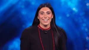 Chi è Veronica di X Factor: l’omaggio alla nonna, la canzone in francese e la standing ovation
