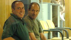 La infamia en tres actos