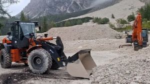 Frana del Pelmo, il geologo Salti: «Ci saranno altri crolli. Multare chi attraversa sentieri vietati»
