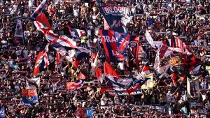 Nel settore ospiti di Napoli, ammessi solo i tifosi rossoblù non residenti in Emilia-Romagna. Una decisione presa solo ieri. Trasferte e divieti: rabbia e proteste del Cbc: 