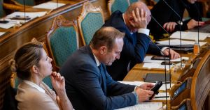 Det er kvalmende hykleri at opleve politikernes løftede pegefingre over for de unge