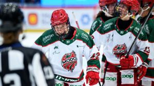 Var kan jag läsa om SDHL-premiären? – SVAR DIREKT