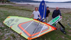 Fünf Jahrzehnte Brett und Segel: Wie sich der Trendsport Windsurfing weiterentwickelte