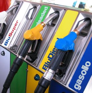 Stangata carburanti, in Piemonte rincari per 807 milioni: Confartigianato spinge per il prezzo agevolato all’autotrasporto
