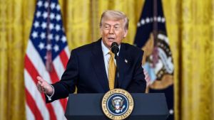 Trump dice que podría “resolver” la disputa de Reino Unido y Argentina por Malvinas, si es que se lo piden Por Ex-Ante 12 Sep. 2026, 10:54 am 4 min Compartir