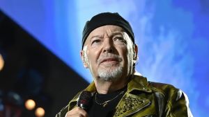 Vasco Rossi, dopo la laurea arriva il dottorato honoris causa: “Sono orgoglioso e fiero”. E i fan esultano